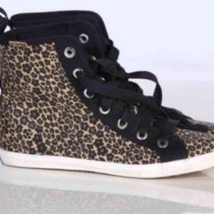 Keds high top. In great condition